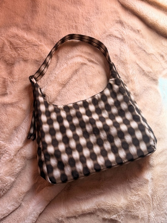 BAGGU Handbags - BAGGU Nylon Shoulder Bag in Blurred Gingham